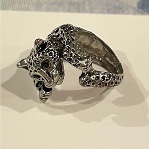 Silver and black tiger ring.  Size 7 Like new Fun
